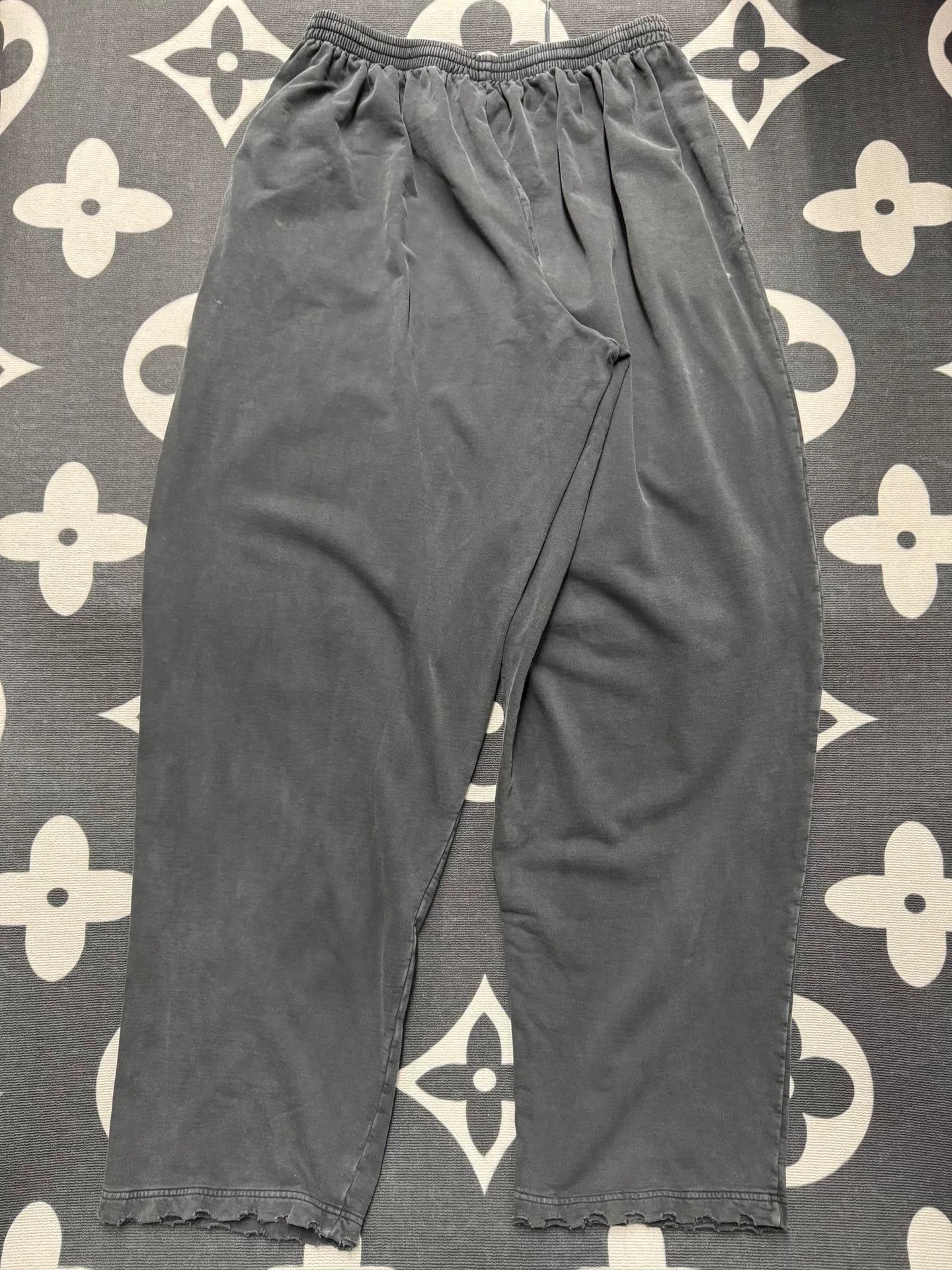 Balenciaga Balenciaga Black Distressed Print Pants Size US 30 / EU 46 - 2 Thumbnail