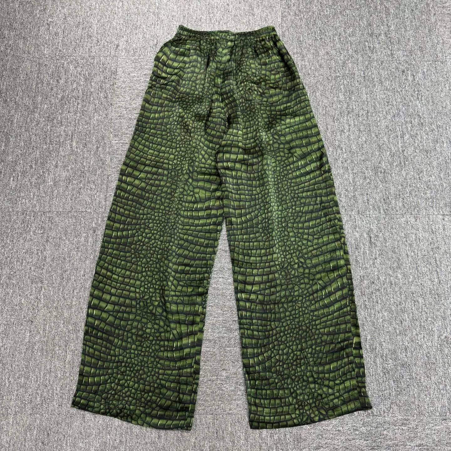Balenciaga Balenciaga Crocodile Print Silk Casual Pants Size US 34 / EU 50 - 5 Thumbnail