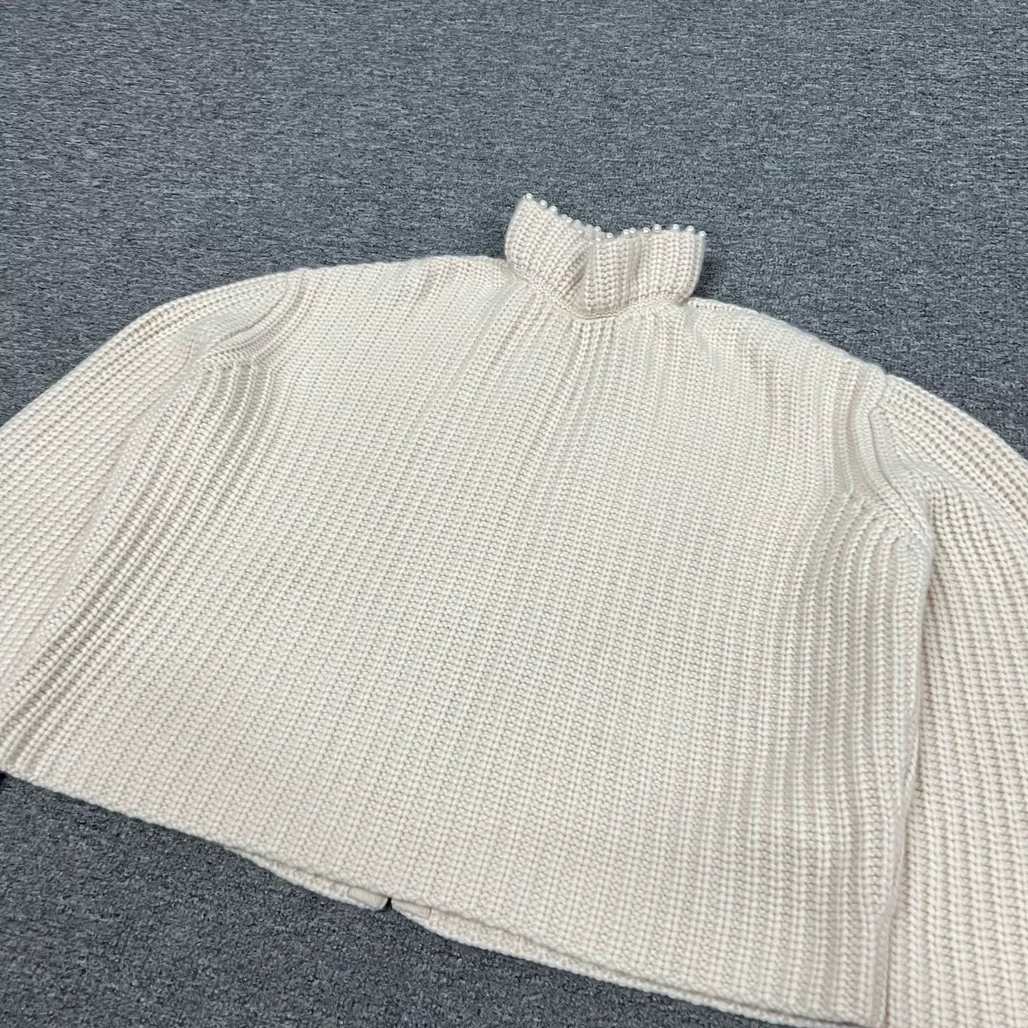 Loewe Loewe Pearl Embellished Knit Sweater M Size US M / EU 48-50 / 2 - 4 Thumbnail