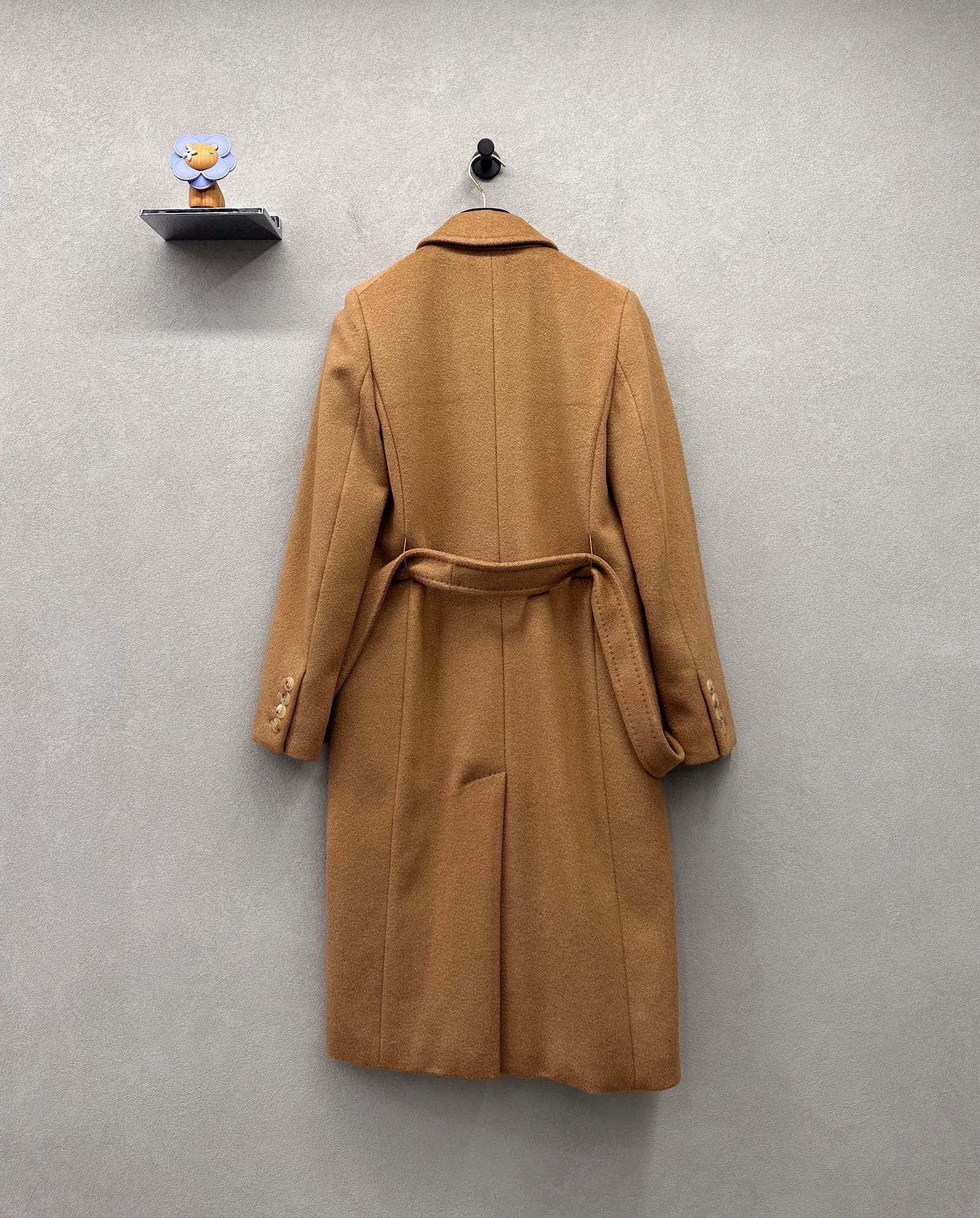 Max Mara MaxMara Coat Size 34 in Beige Size US S / EU 44-46 / 1 - 2 Thumbnail