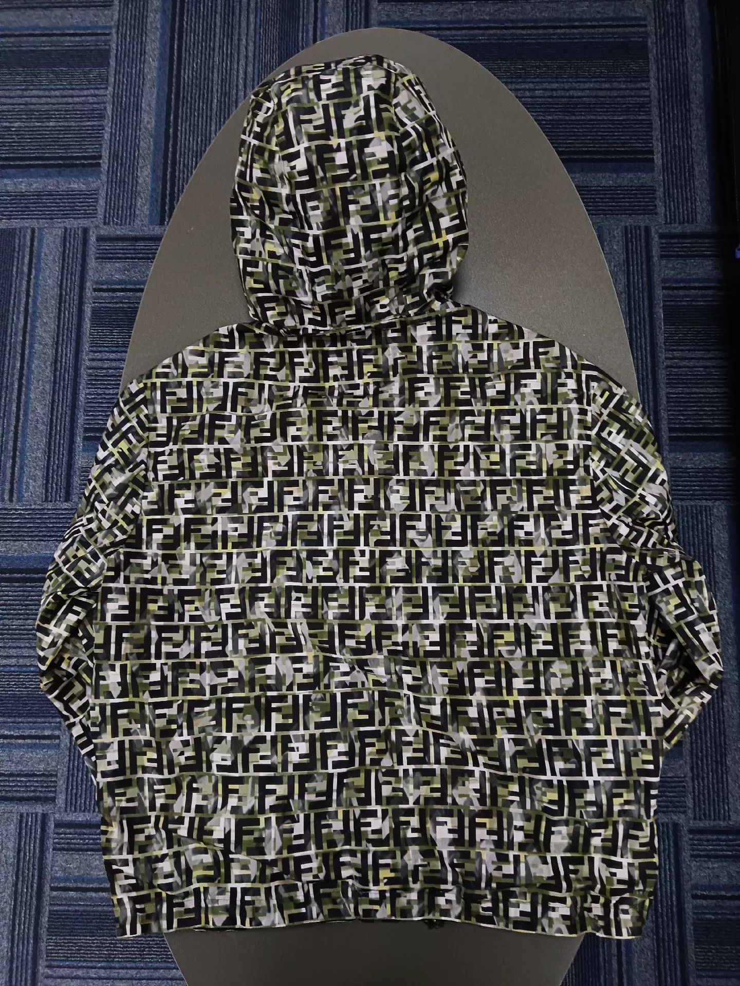 Fendi Fendi Double-Sided Logo Coat in Black Size US L / EU 52-54 / 3 - 2 Thumbnail