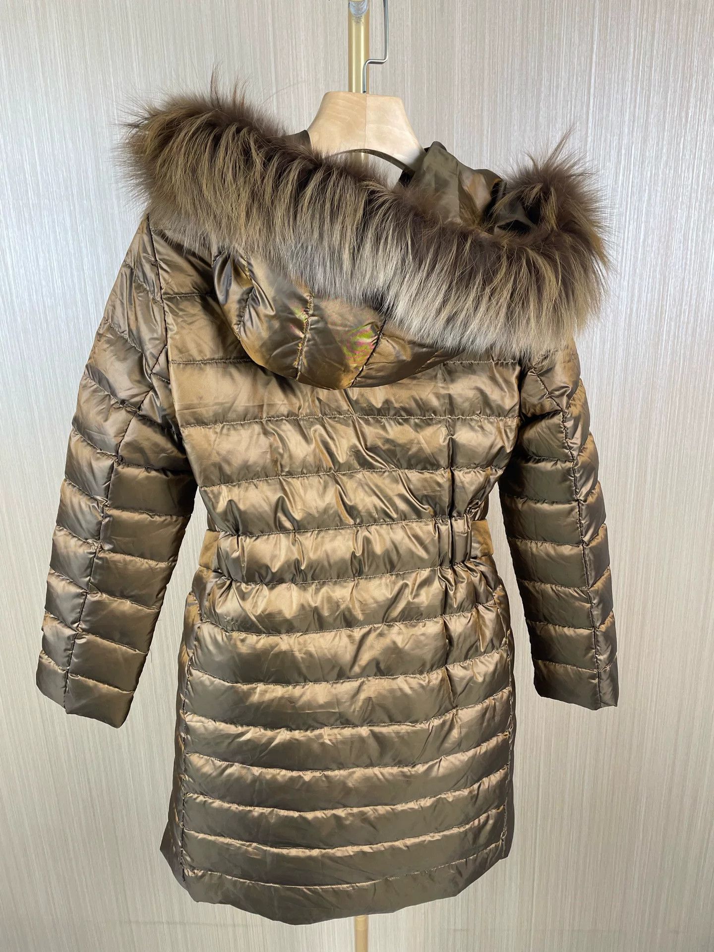 Max Mara maxmara gold hooded down jacket size 32 Size US S / EU 44-46 / 1 - 2 Thumbnail