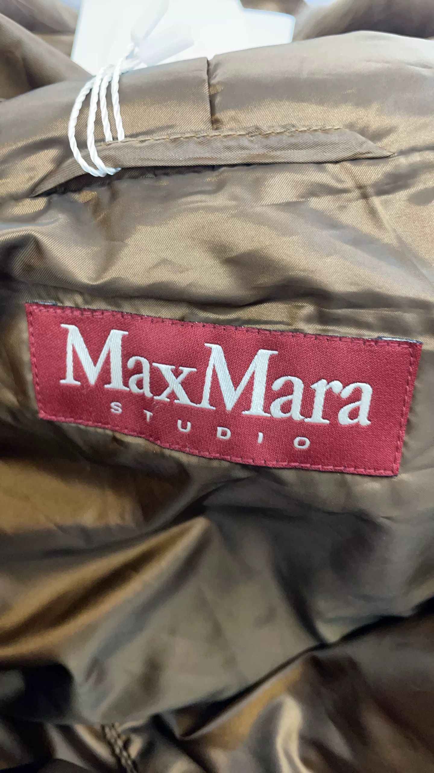 Max Mara maxmara gold hooded down jacket size 32 Size US S / EU 44-46 / 1 - 3 Thumbnail