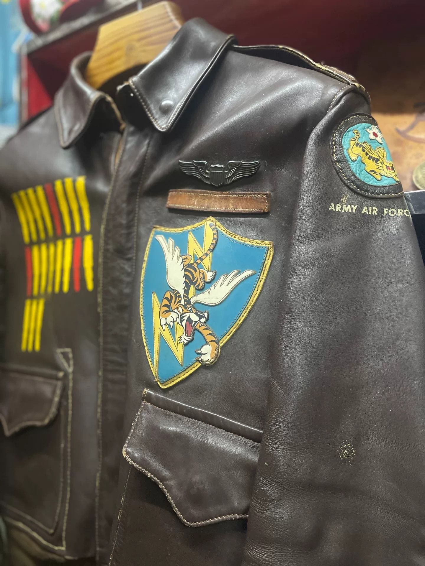 The Real McCoy's WWII Flying Tiger A-2 Flight Jacket Size US M / EU 48-50 / 2 - 2 Thumbnail