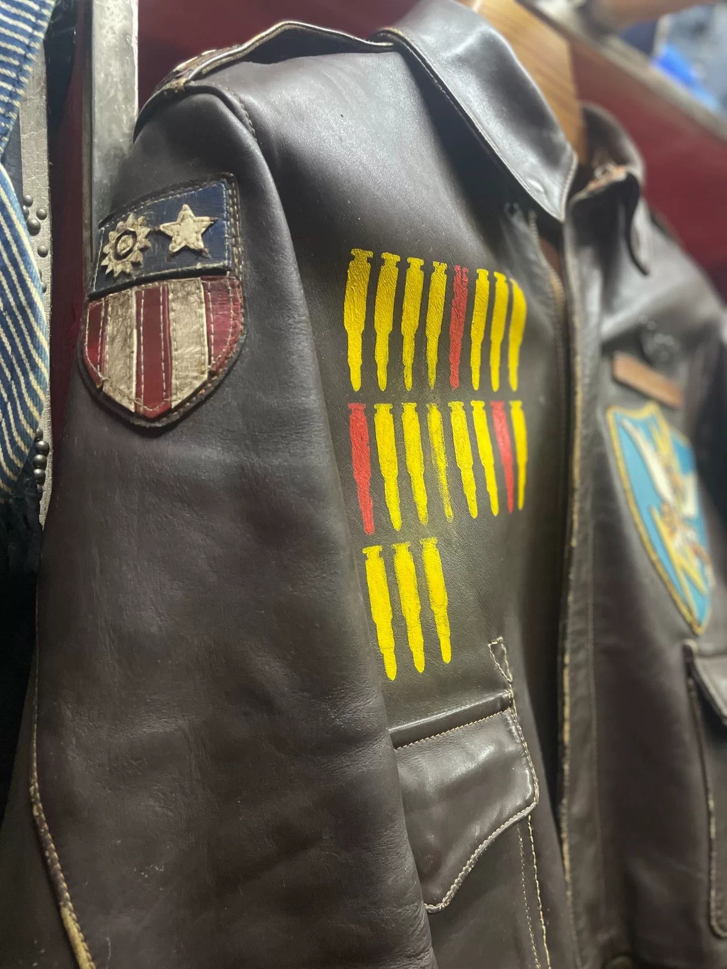 The Real McCoy's WWII Flying Tiger A-2 Flight Jacket Size US M / EU 48-50 / 2 - 4 Thumbnail