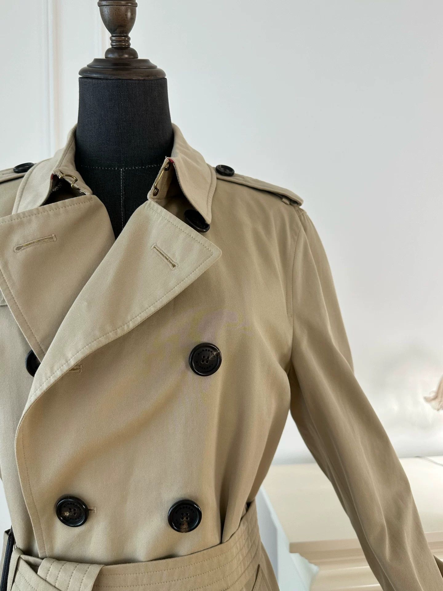 Burberry Burberry Chelsea Double-Breasted Trench Coat Size US XL / EU 56 / 4 - 5 Thumbnail