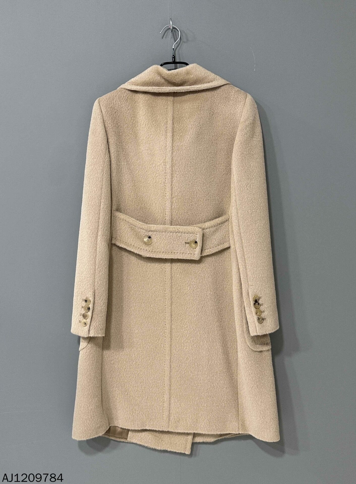 Max Mara camel wool coat by MaxMara Size US M / EU 48-50 / 2 - 3 Thumbnail