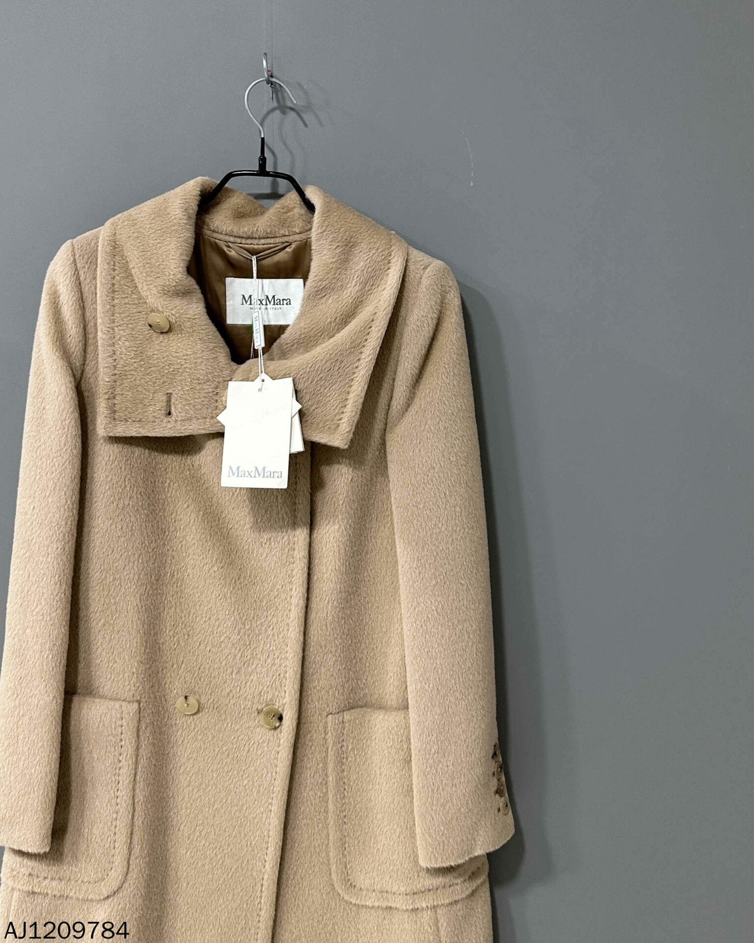 Max Mara beige alpaca wool coat by MaxMara Size US M / EU 48-50 / 2 - 2 Thumbnail