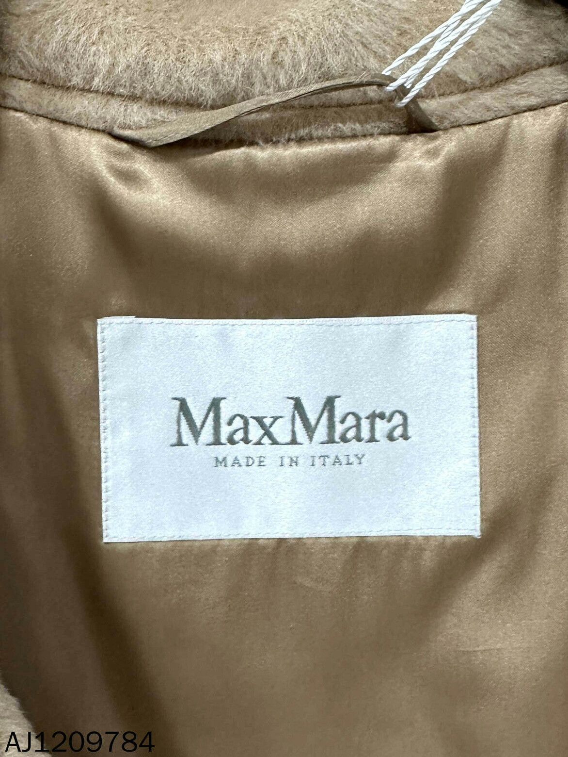 Max Mara beige alpaca wool coat by MaxMara Size US M / EU 48-50 / 2 - 5 Thumbnail