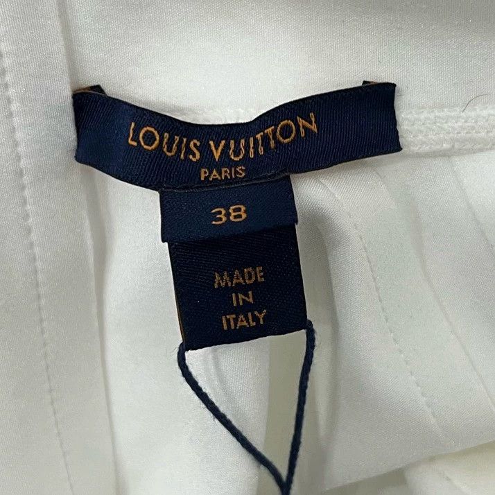 Louis Vuitton Louis Vuitton Logo Stand Collar T-Shirt Size US XS / EU 42 / 0 - 4 Thumbnail