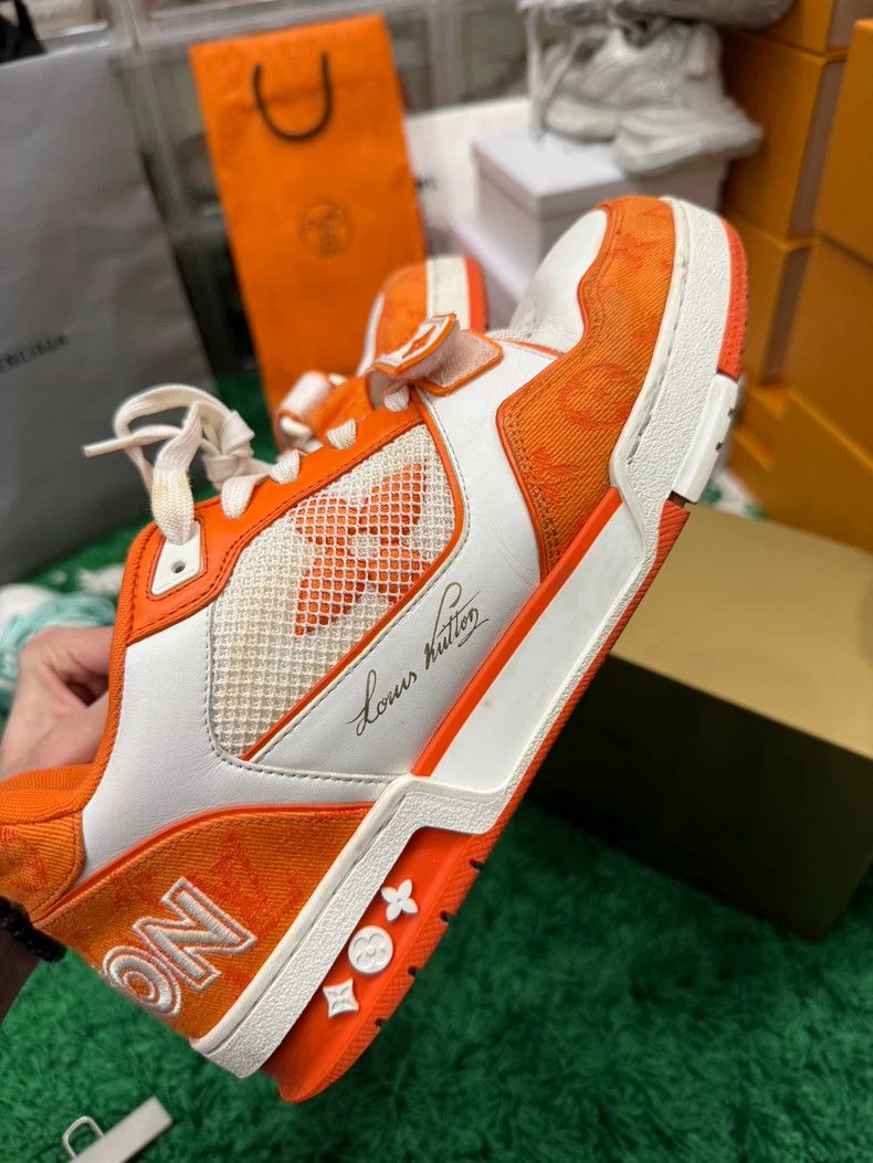 Louis Vuitton LV Trainer White Orange Velcro Sneakers Size US 9 / EU 42 - 3 Thumbnail
