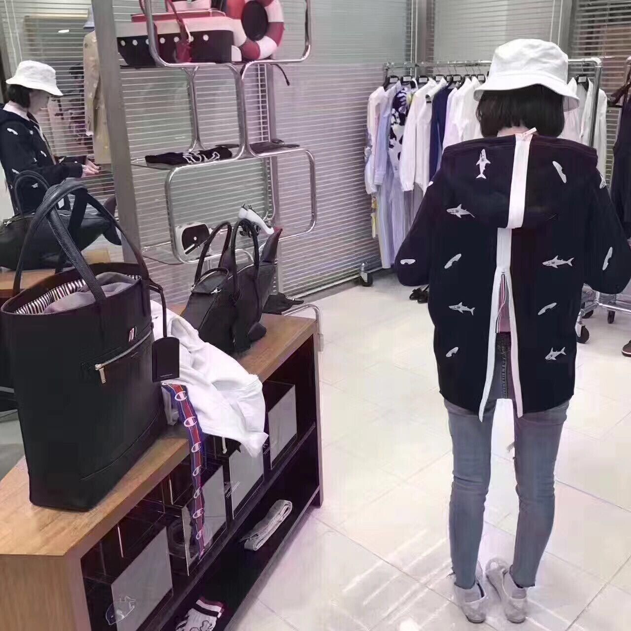 Thom Browne thom browne hooded sweatshirt with shark design Size US S / EU 44-46 / 1 - 6 Thumbnail