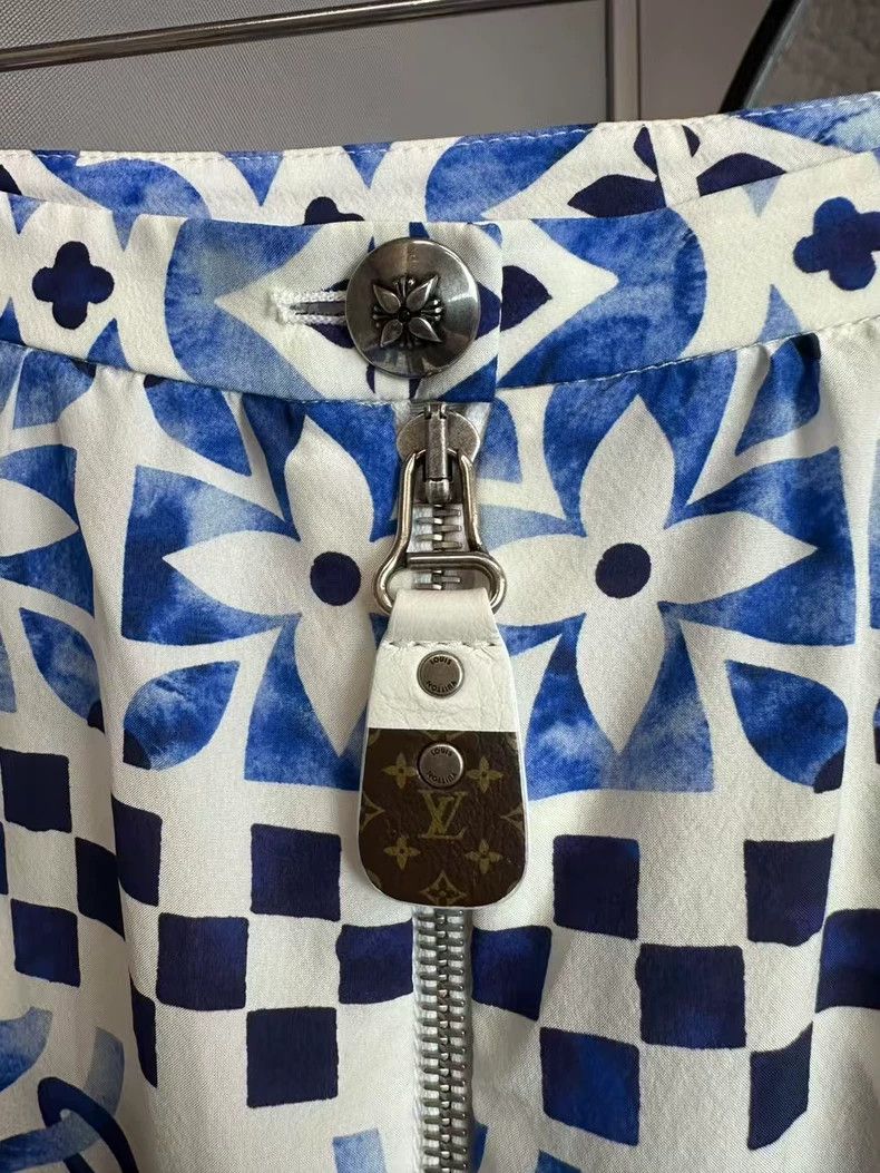 Louis Vuitton Louis Vuitton Silk Pleated Mini Skirt Size US 36 / EU 52 - 3 Thumbnail