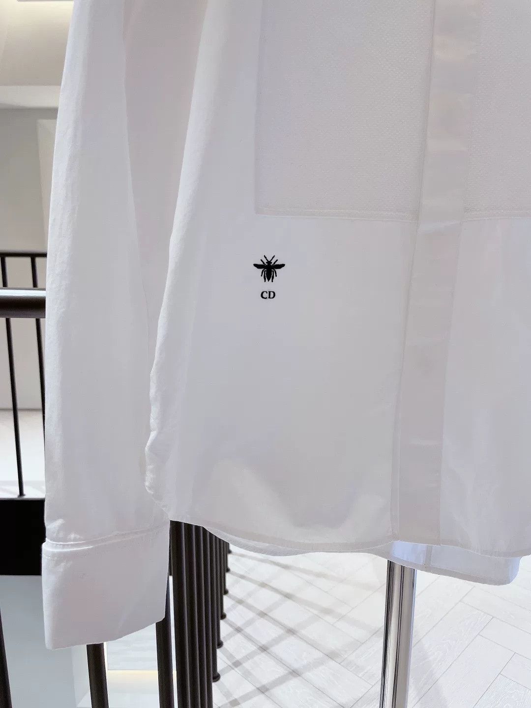 Dior christian dior embroidery white loose shirt Size US M / EU 48-50 / 2 - 4 Thumbnail