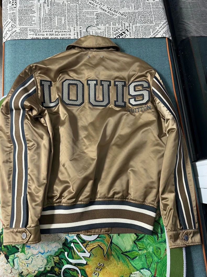 Louis Vuitton Louis Vuitton Gold Logo Jacket Size 48 Size US L / EU 52-54 / 3 - 2 Thumbnail