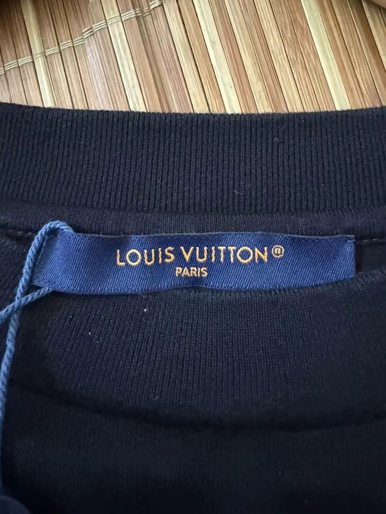 Louis Vuitton Louis Vuitton Tyler Puppy Short Sleeve Size US L / EU 52-54 / 3 - 3 Thumbnail