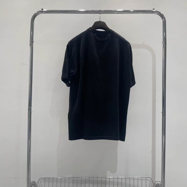 Louis Vuitton Louis Vuitton Portrait Logo T-shirt Size US L / EU 52-54 / 3 - 2 Thumbnail