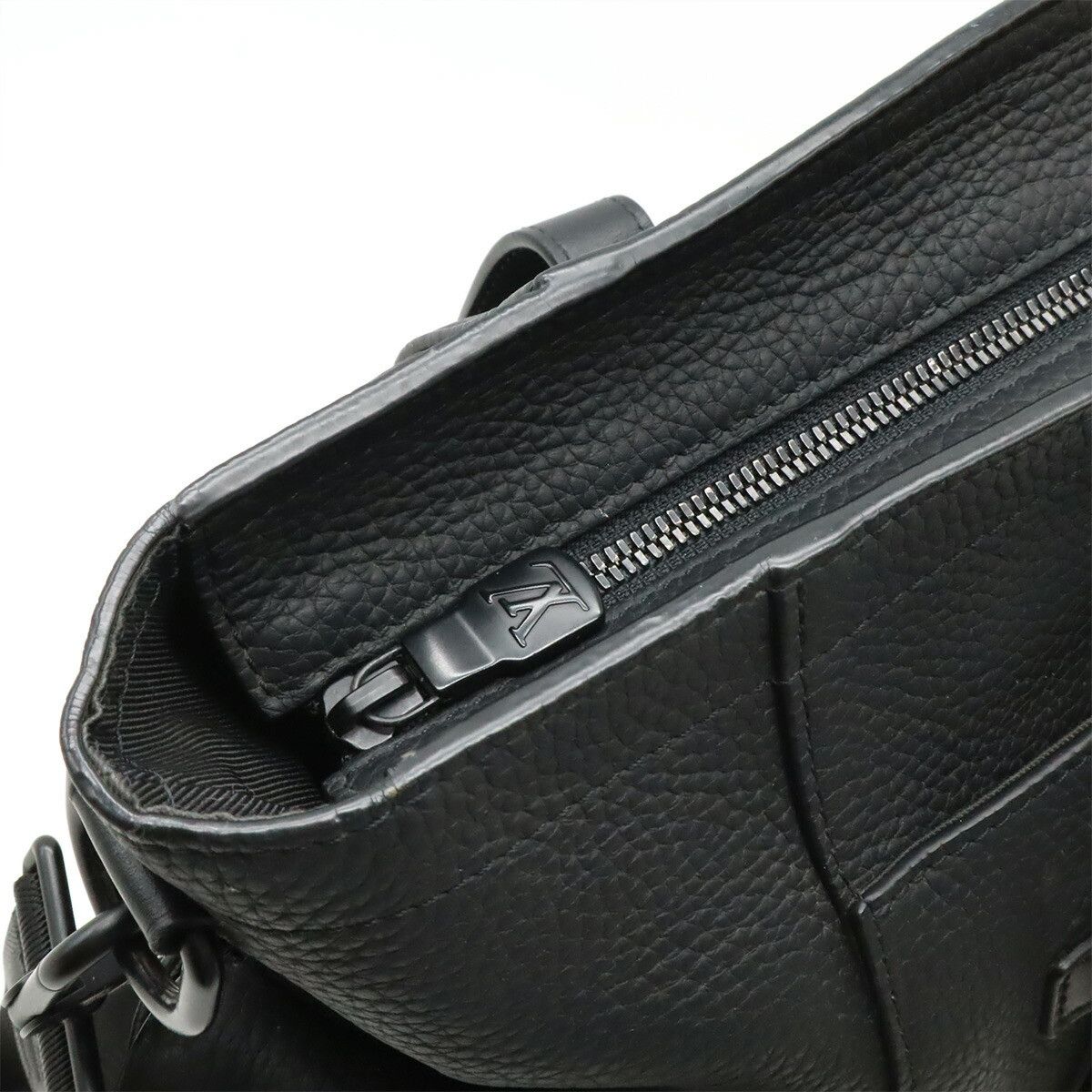 Louis Vuitton Louis Vuitton Louis Vuitton Christopher Taurillon 2way bag Leather Shoulder Bag M58479 DUTY FREE for USA Size ONE SIZE - 5 Thumbnail