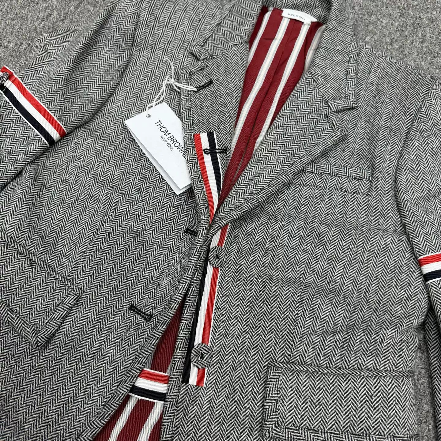 Thom Browne thom browne wool blazer with shoulder straps Size US S / EU 44-46 / 1 - 3 Thumbnail