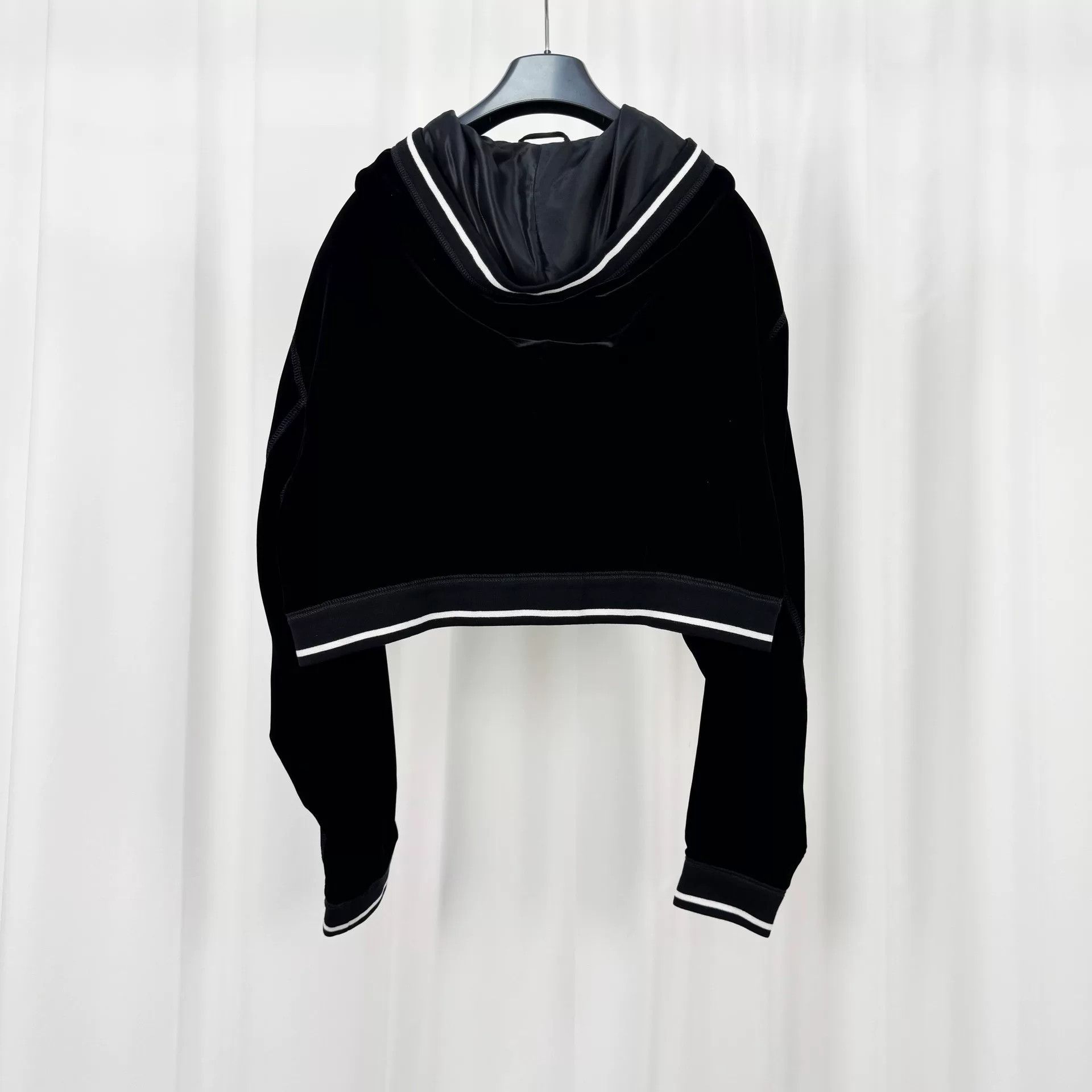 Miu Miu miu miu black velvet embroidered zip jacket Size US L / EU 52-54 / 3 - 2 Thumbnail