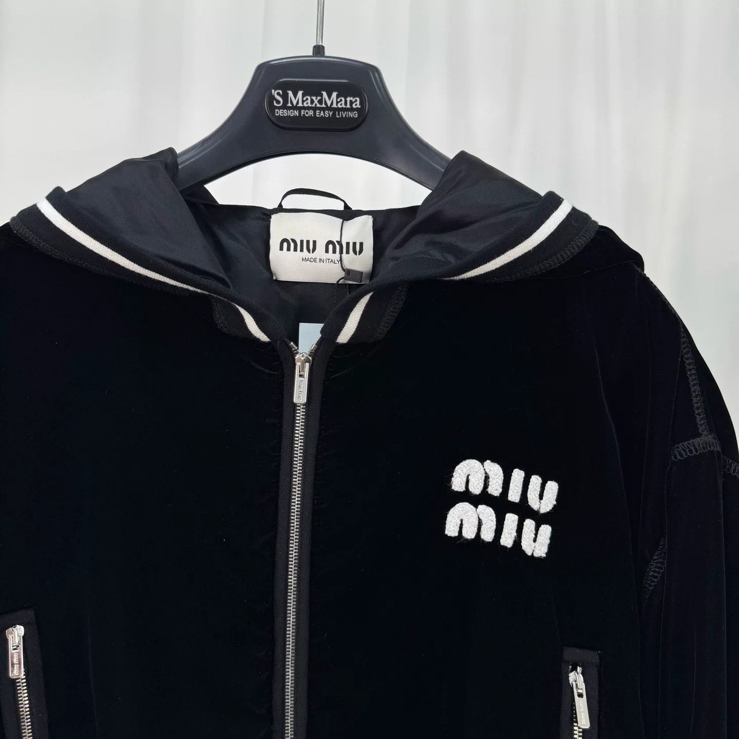 Miu Miu miu miu black velvet embroidered zip jacket Size US L / EU 52-54 / 3 - 3 Thumbnail