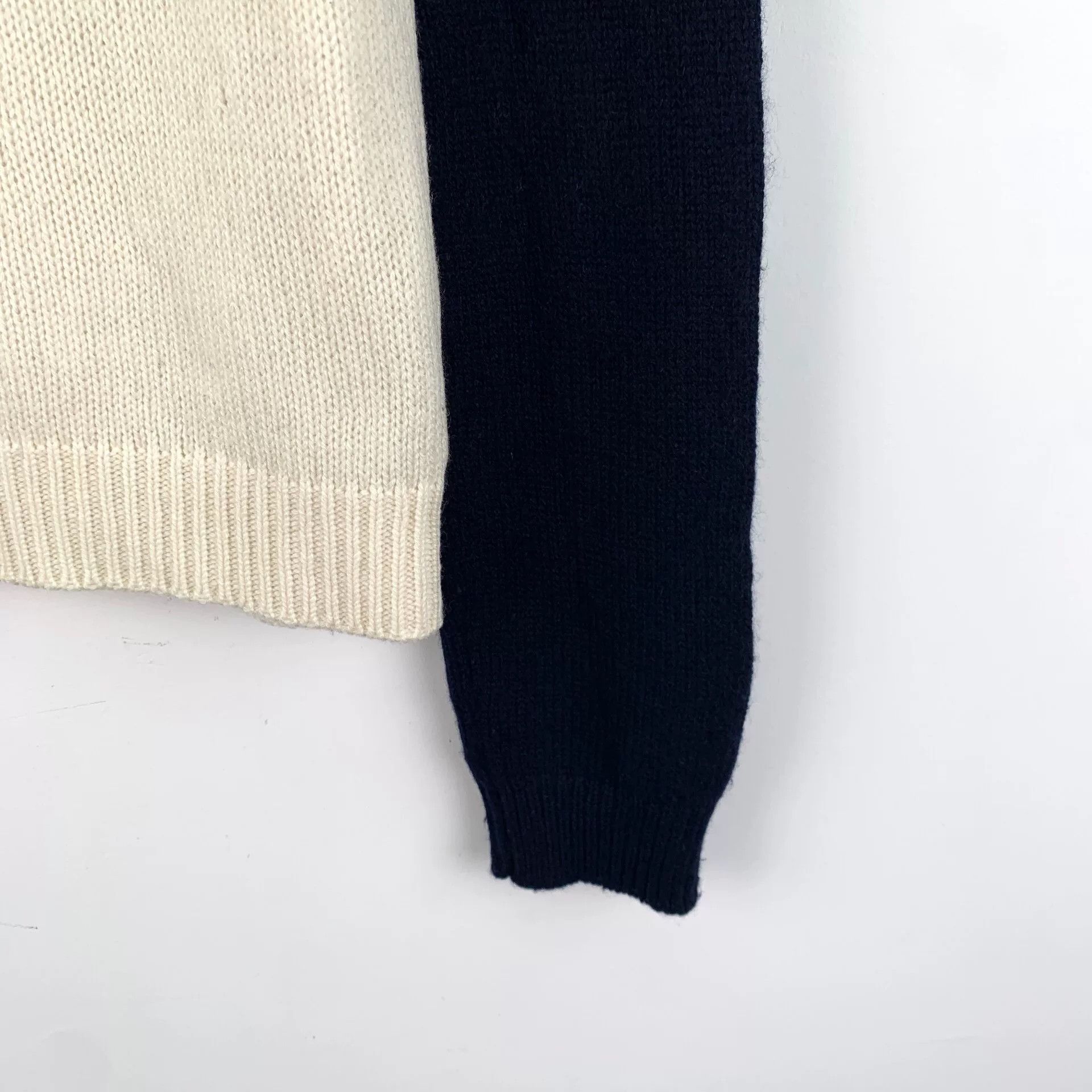 Miu Miu miu miu color block logo sweater Size US M / EU 48-50 / 2 - 5 Thumbnail