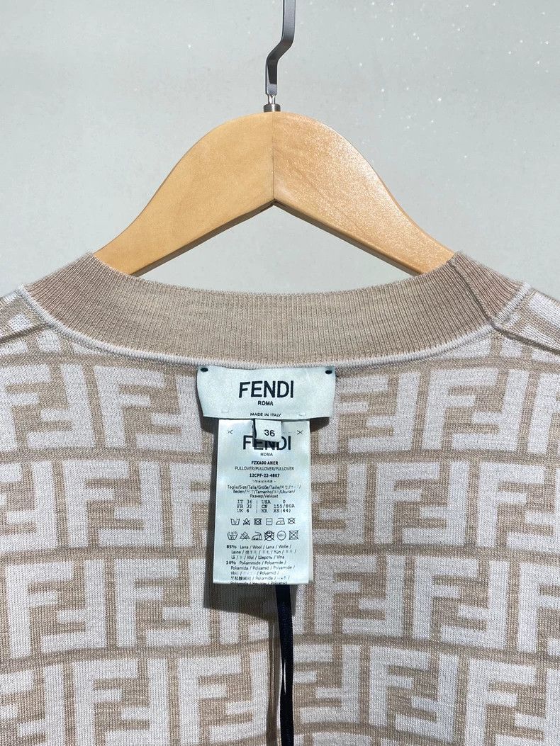 Fendi Fendi Reversible Sweater Size 36 Size US S / EU 44-46 / 1 - 4 Thumbnail