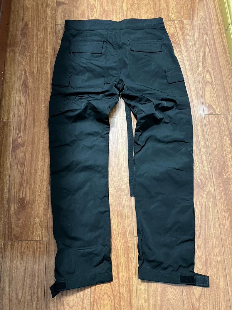 Fear of God Fear of God 6th Nylon Cargo Pants Size US 26 / EU 42 - 2 Thumbnail