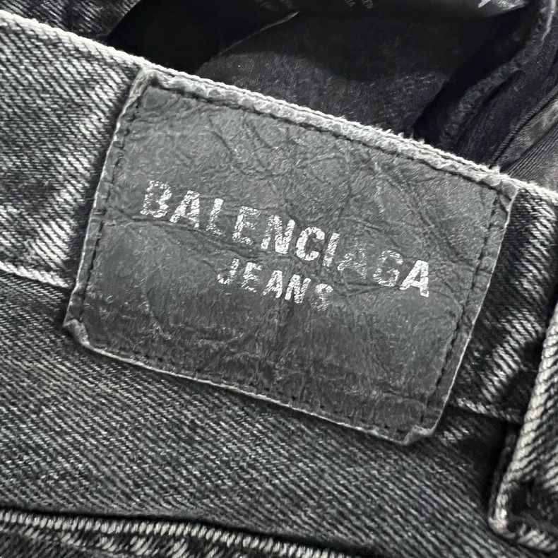 Balenciaga Balenciaga Washed Denim Flare Pants Size US 26 / EU 42 - 7 Thumbnail