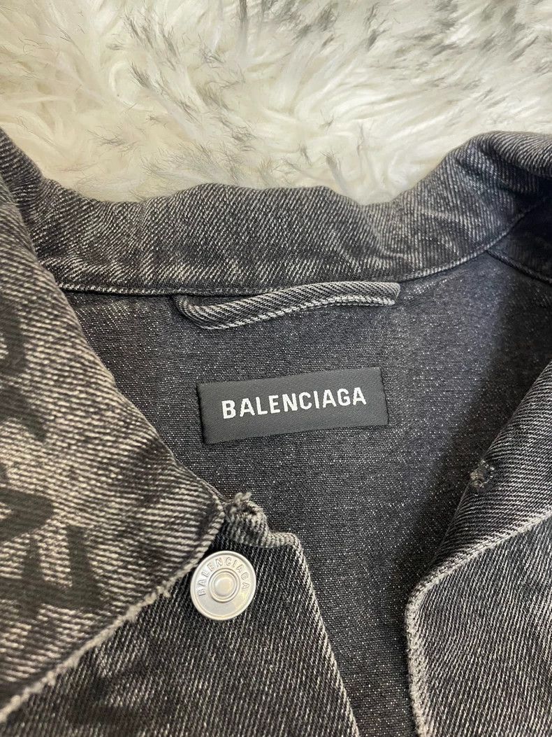 Balenciaga Balenciaga Graffiti Denim Jacket Size US XL / EU 56 / 4 - 3 Thumbnail