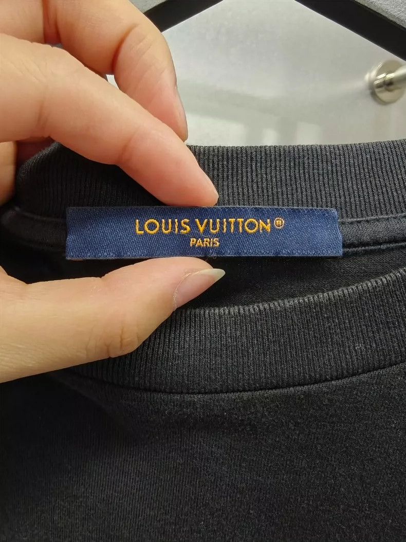 Louis Vuitton LV Gradient Logo Black Short Sleeve S Size US S / EU 44-46 / 1 - 8 Thumbnail
