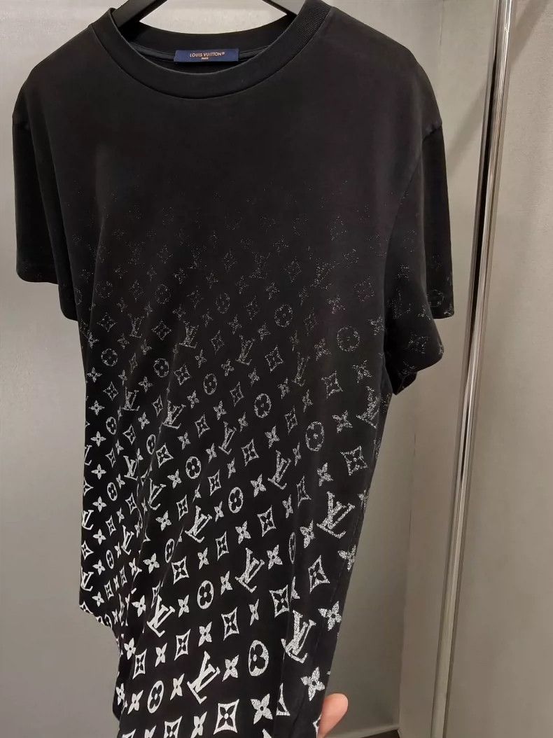 Louis Vuitton LV Gradient Logo Black Short Sleeve S Size US S / EU 44-46 / 1 - 2 Thumbnail