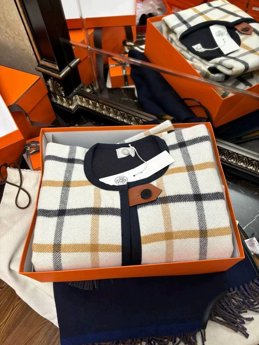 Hermes Hermes Double-sided Plaid Cashmere Cape Size US L / EU 52-54 / 3 - 6 Thumbnail