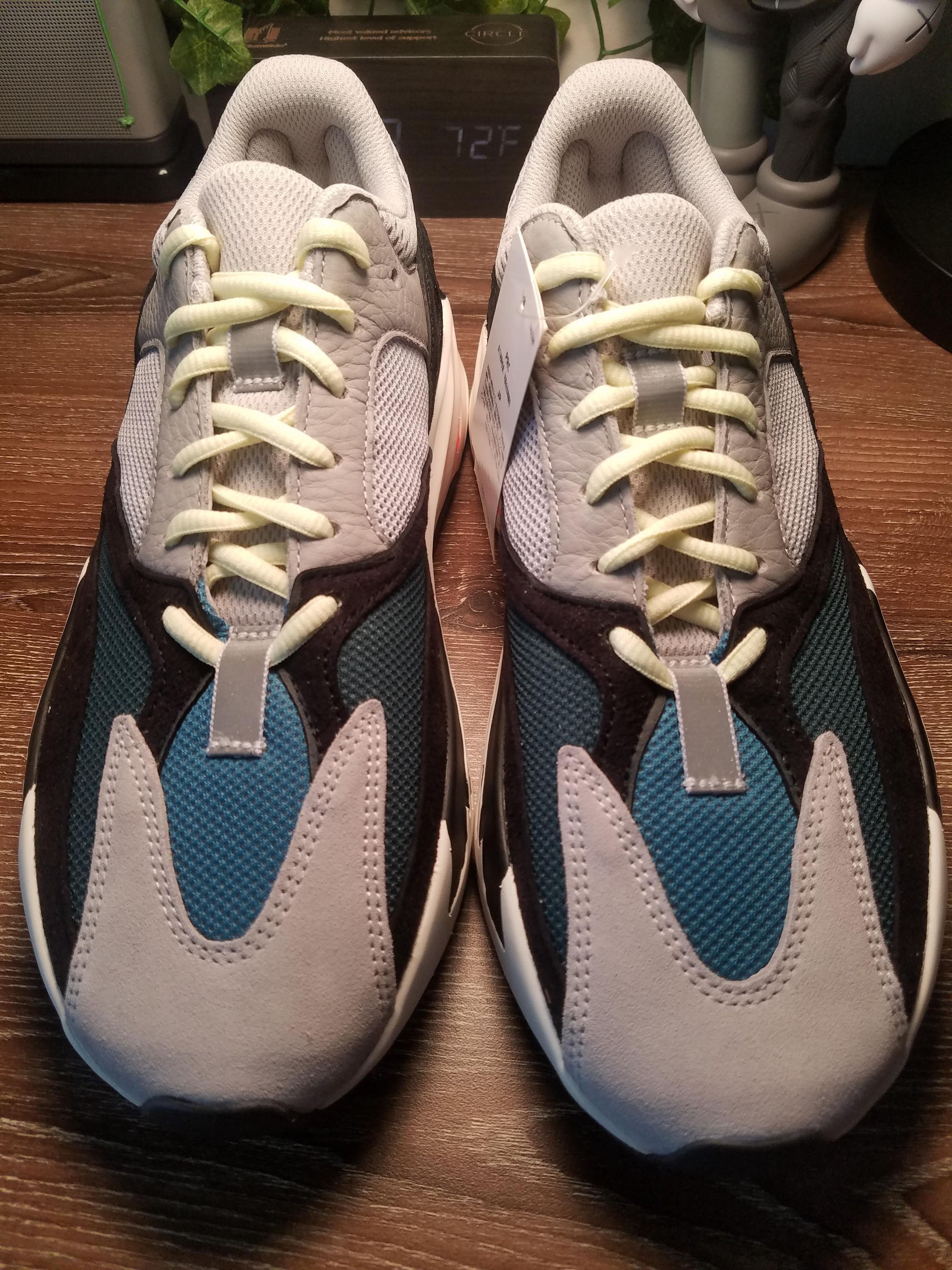 yeezy 700 og waverunner