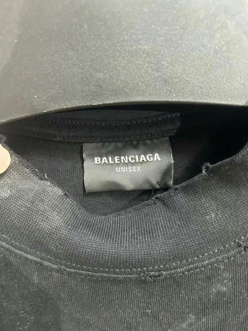 Balenciaga Balenciaga Black Distressed Eiffel Tower Tee Size US XXL / EU 58 / 5 - 2 Thumbnail