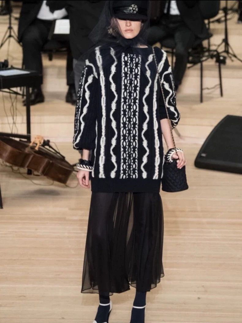 Chanel Chanel Hamburg Show Collection Sweater Size US S / EU 44-46 / 1 - 4 Thumbnail