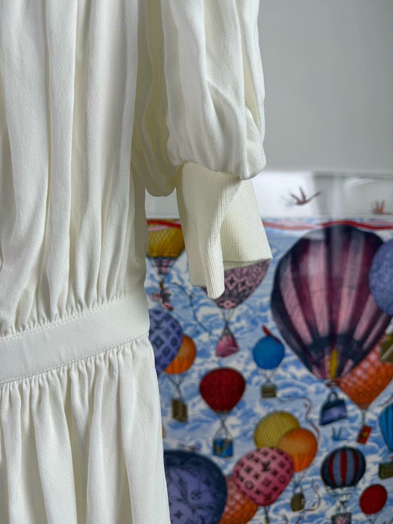 Louis Vuitton Louis Vuitton Patchwork White Dress Size US XS / EU 42 / 0 - 6 Thumbnail