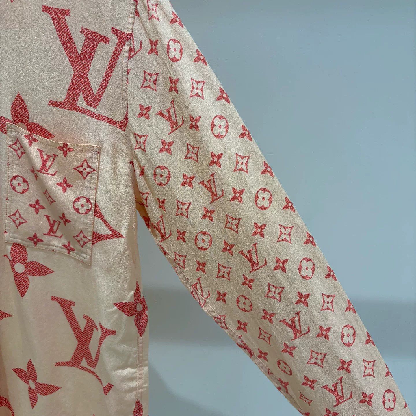 Louis Vuitton Louis Vuitton Silk Monogram Shirt Size S / US 4 / IT 40 - 4 Thumbnail