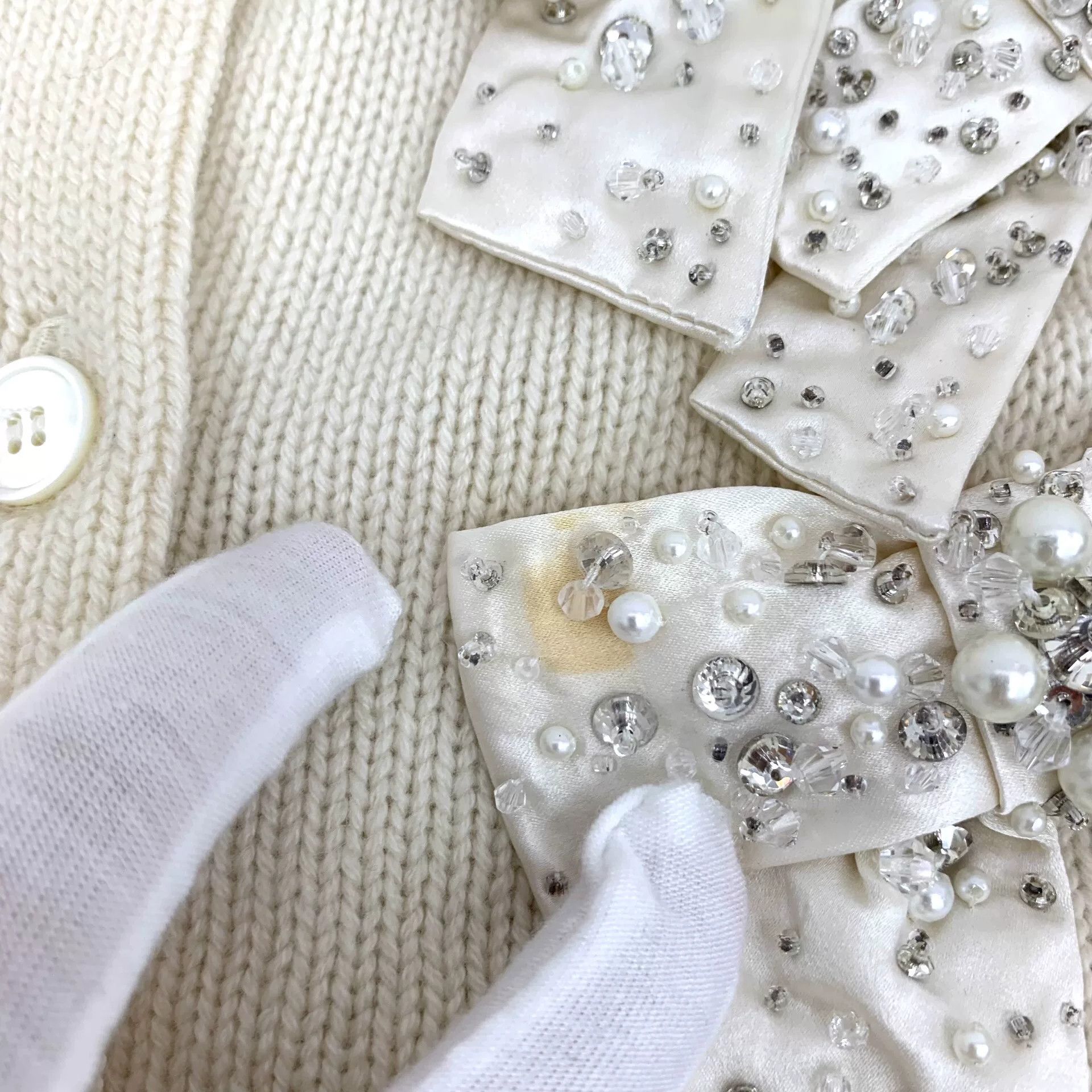Miu Miu beige jeweled bow button-up cardigan Size M / US 6-8 / IT 42-44 - 9 Thumbnail