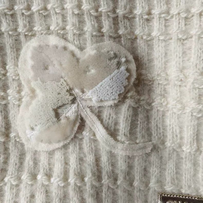 Chanel Chanel Beige Floral Embroidered Knit Sweater Size US S / EU 44-46 / 1 - 6 Thumbnail