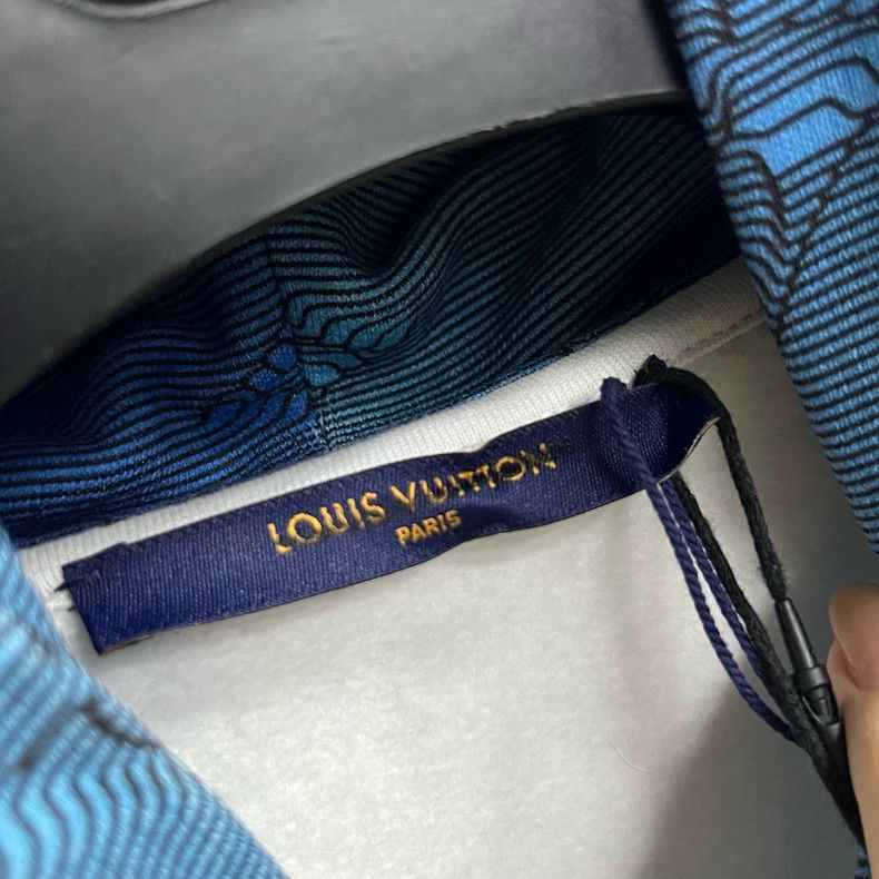 Louis Vuitton Louis Vuitton Blue Logo Print Sweatshirt Size US M / EU 48-50 / 2 - 3 Thumbnail