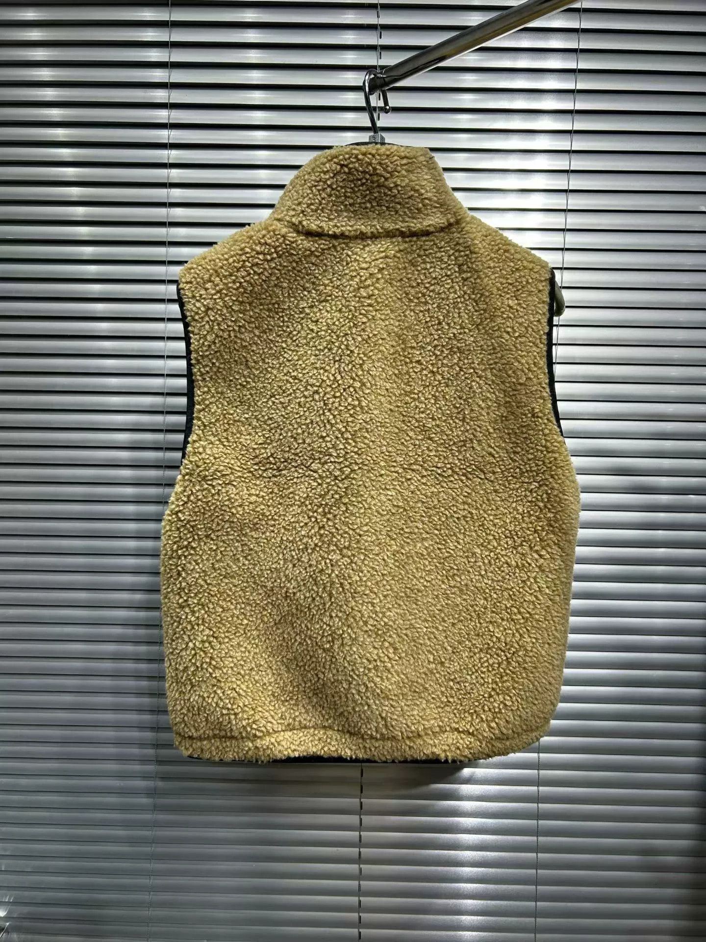 Burberry Burberry Brown Teddy Fleece Vest Size US S / EU 44-46 / 1 - 2 Thumbnail