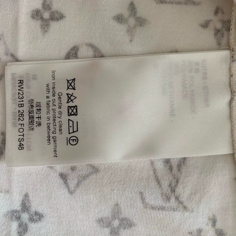 Louis Vuitton LOUIS VUITTON Logo Print Crewneck T-shirt S Size US S / EU 44-46 / 1 - 4 Thumbnail