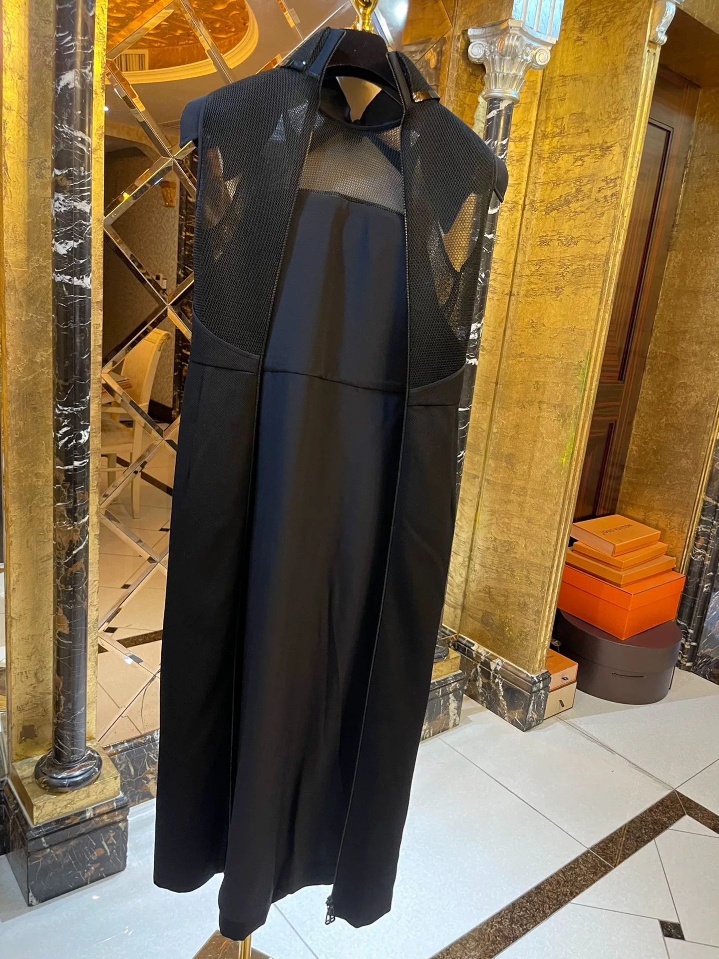Fendi Fendi Runway Structured Shoulder Dress Size US 38 / EU 54 - 8 Thumbnail