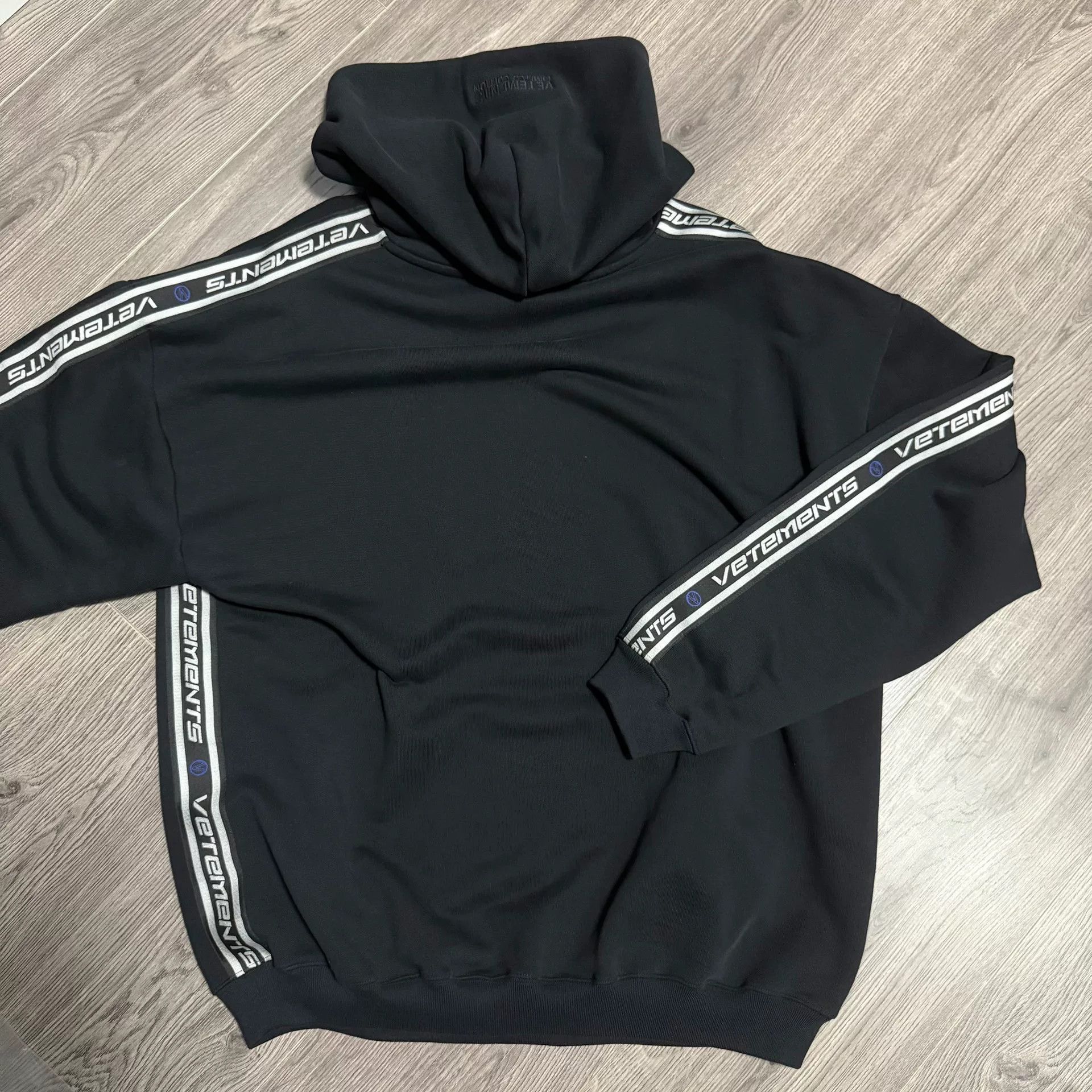 Vetements Vetements Black Oversized Logo Hoodie Size US S / EU 44-46 / 1 - 5 Thumbnail