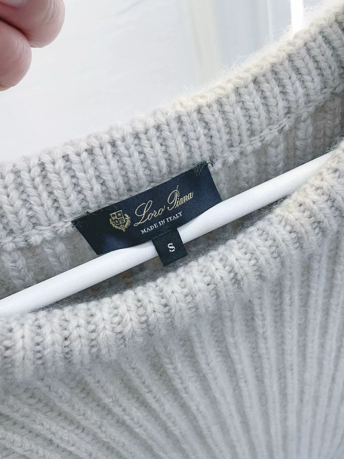 Loro Piana gray sleeveless knit sweater size S Size US S / EU 44-46 / 1 - 3 Thumbnail
