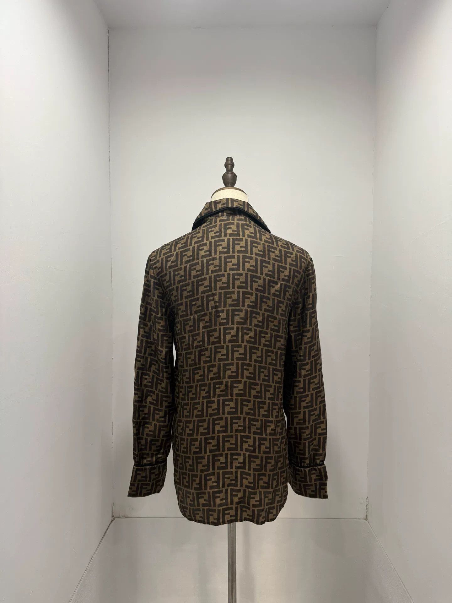 Fendi Fendi Monogram Silk Button-Up Shirt Size US S / EU 44-46 / 1 - 2 Thumbnail