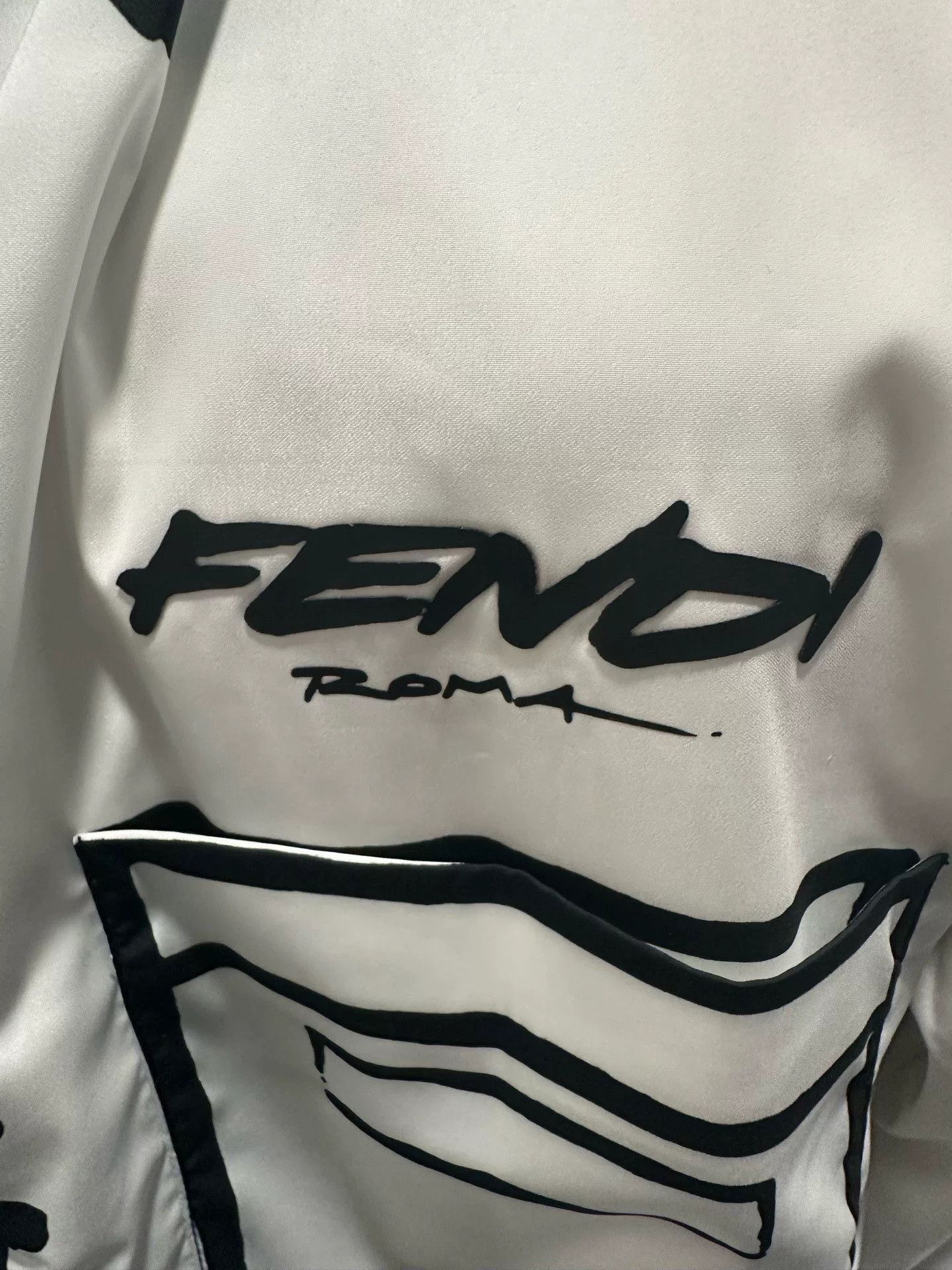 Fendi Fendi California Hand-painted Drawstring Trench Coat Size US S / EU 44-46 / 1 - 3 Thumbnail