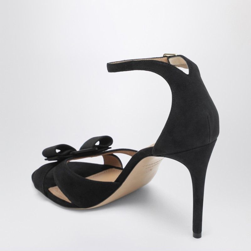 Salvatore Ferragamo Ferragamo Vara Bow Sandal Black Size US 10.5 / IT 40.5 - 2 Thumbnail