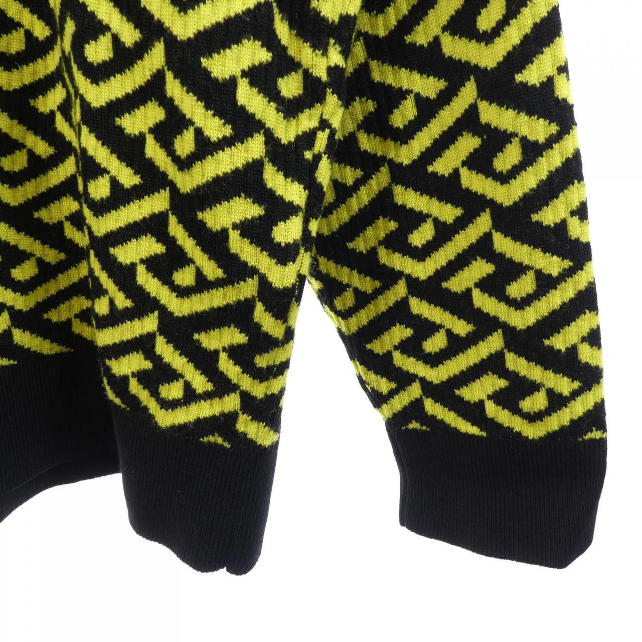 Versace Versace Versace Knitwear Others Tops 1003621 DUTY FREE for USA Size ONE SIZE - 6 Thumbnail
